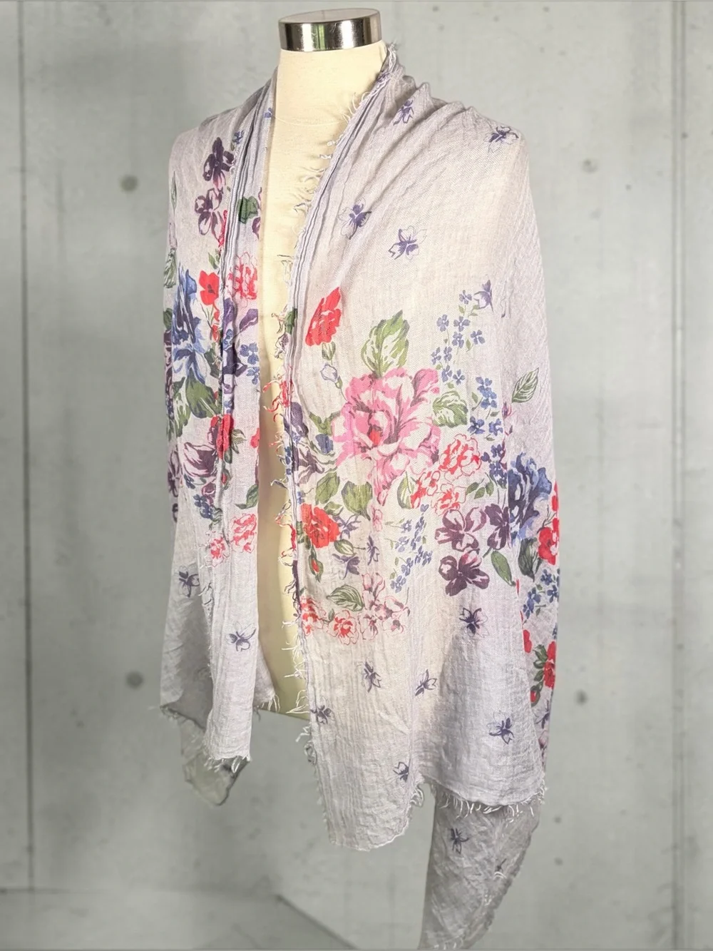 LANCIONI Gray Floral Lightweight Scarf Wrap Made in Italy Cottagecore